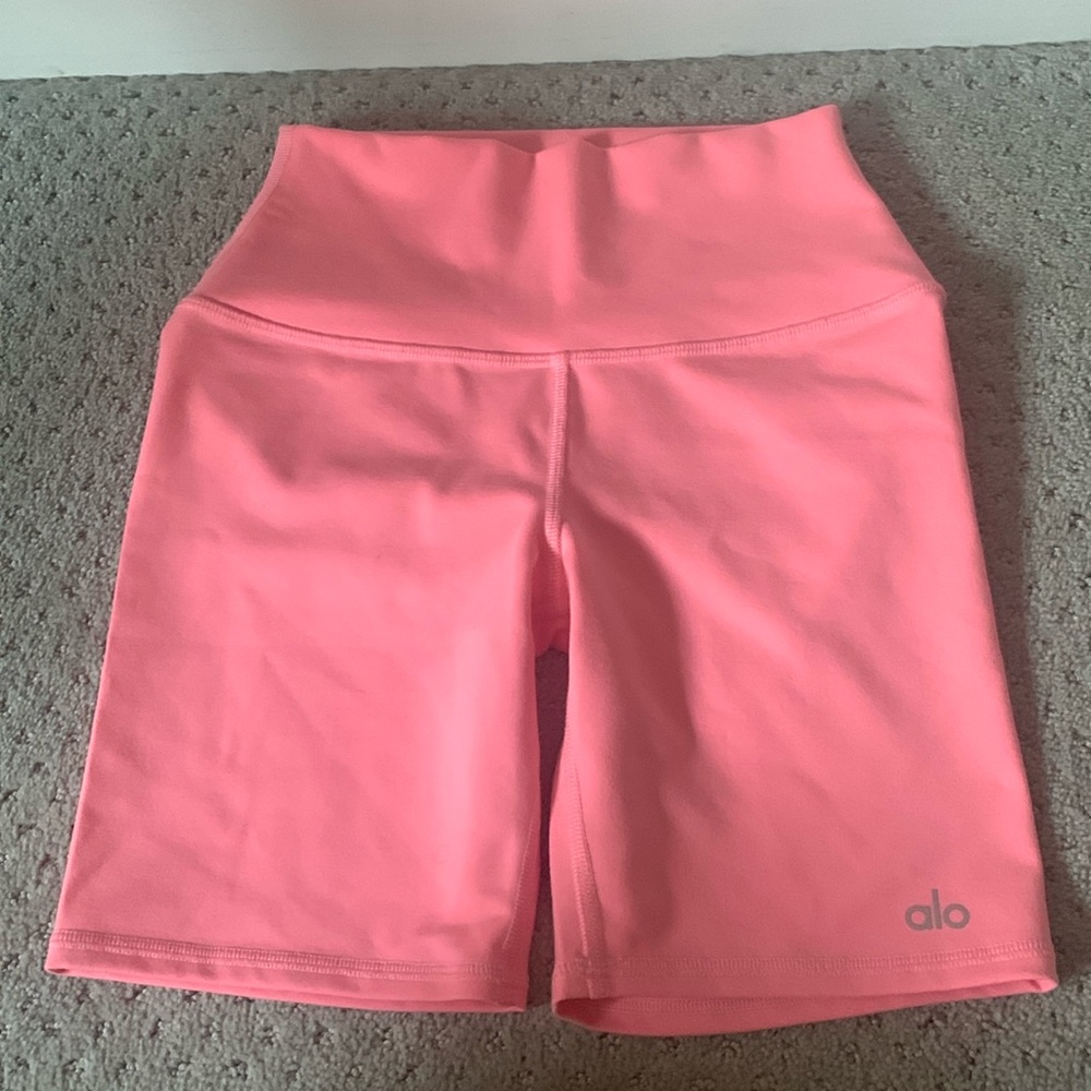 Hot pink Alo Yoga Air brush high waist biker shorts, size XXS never been worn